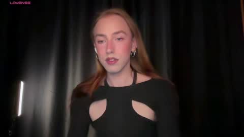 avril_pearly_ online show from June 19, 11:16 am