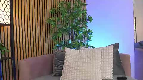AVRILL CYRUX online show from July 6, 6:54 am