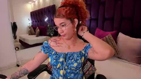 Avril  online show from November 27, 12:13 pm