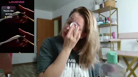 Snapshot of avrora__love chatting on October 22, 11:17 pm Avrora online show from October 22, 11:17 pm