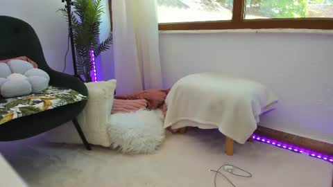 Jolie online show from July 11, 9:45 am