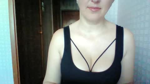 awesomeladyy online show from May 5, 8:09 am
