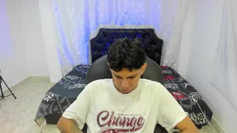 Snapshot of axeel_boy_ chatting on October 23, 11:44 am Axel online show from October 23, 11:44 am