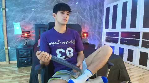 axel_draven online show from April 28, 11:58 am
