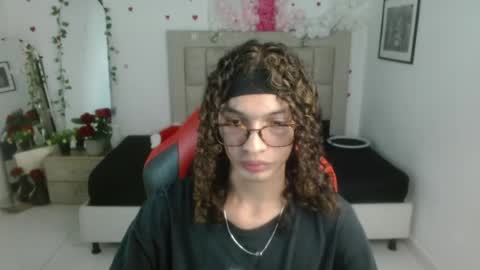 Axel online show from June 8, 1:11 am