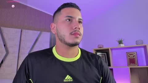 axel_grey_ online show from April 26, 1:42 pm