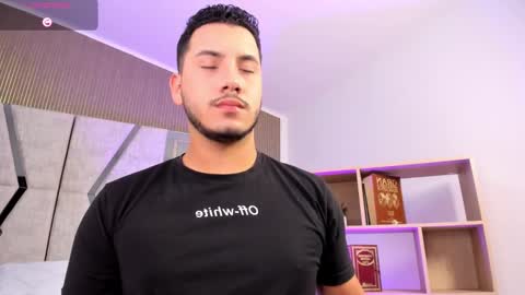 axel_grey_ online show from February 6, 1:03 pm