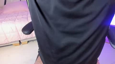 axel_grey_ online show from June 21, 1:17 pm