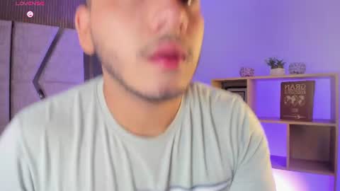 axel_grey_ online show from July 30, 1:01 pm