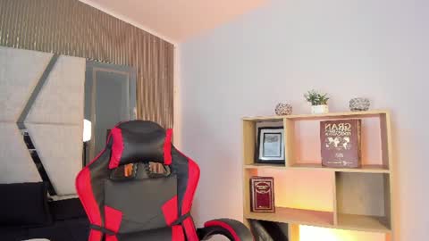 axel_grey_ online show from July 25, 1:09 pm