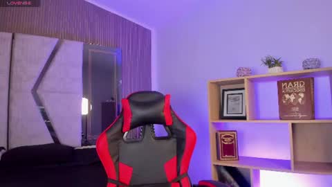 axel_grey_ online show from July 29, 1:00 pm