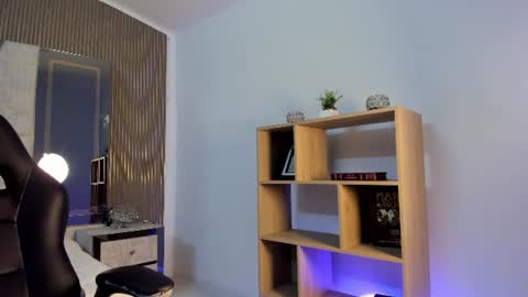 axel_grey_ online show from June 16, 12:42 pm