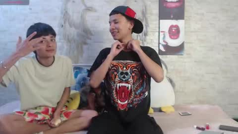 axel_milo_and_kairo online show from January 6, 12:03 am