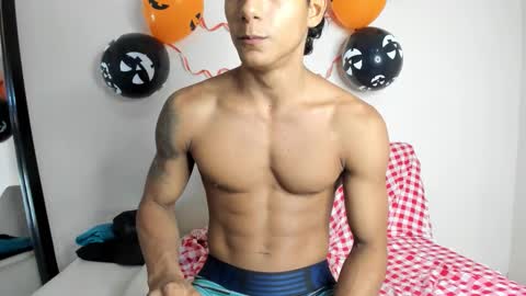 axel_rosse2 online show from October 23, 10:10 pm