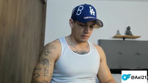 INDEPENDENT MODEL  online show from March 4, 11:46 pm