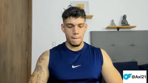 INDEPENDENT MODEL  online show from November 1, 3:18 am