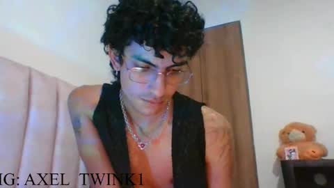 Axel  online show from November 12, 9:50 pm