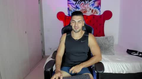 Axel online show from April 27, 11:08 am