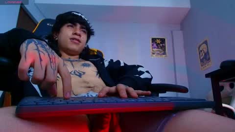 Axel Kush online show from May 14, 5:55 pm