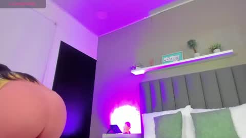 Alyda Jaramillo online show from July 21, 3:58 pm
