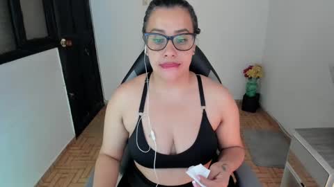 Snapshot of aylaislem chatting on March 10, 6:38 am SandyMODELINDEPENDIENT online show from March 10, 6:38 am