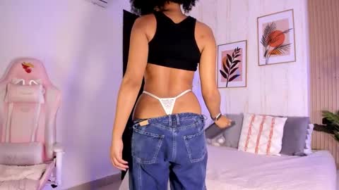 Ayleen online show from November 10, 12:30 pm