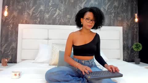 Ayleen online show from March 9, 1:27 pm