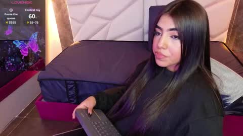Snapshot of aysel_27 chatting on October 8, 10:38 pm Aysel online show from October 8, 10:38 pm