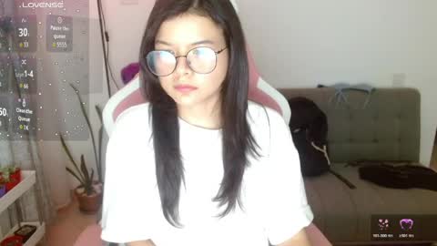 Azu  online show from May 4, 11:44 pm