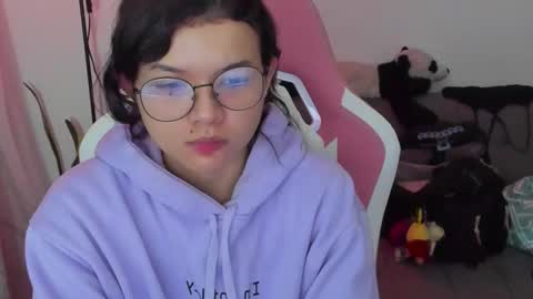 Azu  online show from March 19, 12:27 am