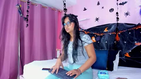 azul_moon online show from October 26, 4:24 am