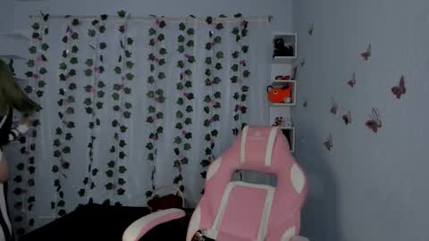 azumi saan online show from October 29, 2:57 am