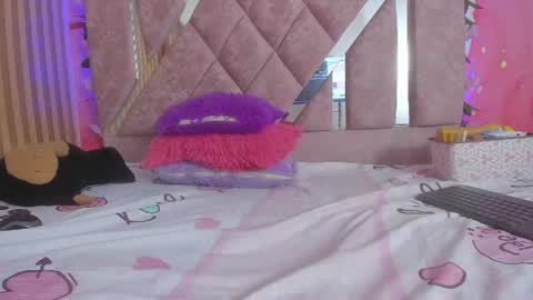 baby__peach___ online show from June 18, 11:04 am