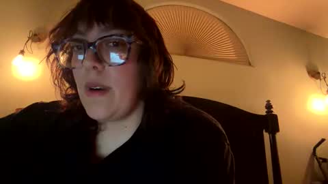 blue online show from March 25, 7:04 am