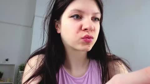 Evalena maybe just Eva online show from January 8, 5:02 am