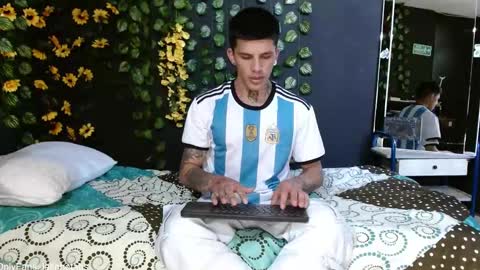 Snapshot of baby_gio chatting on January 22, 7:03 pm OF GxoXabs online show from January 22, 7:03 pm