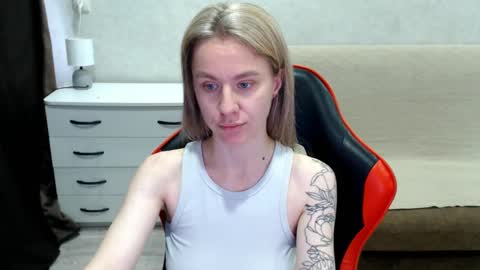 Snapshot of baby_kitte chatting on October 18, 9:02 am baby_kitte online show from October 18, 9:02 am