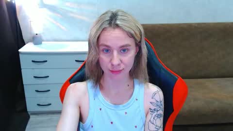 baby_kitte online show from November 2, 7:08 am