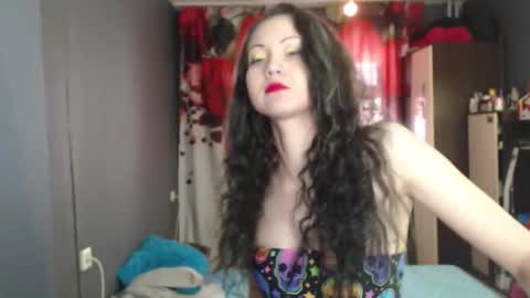 Ida and Kira online show from March 11, 3:20 am