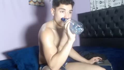 Snapshot of babytwunkz chatting on October 12, 11:06 pm Hey Im Zayn good to see u here online show from October 12, 11:06 pm