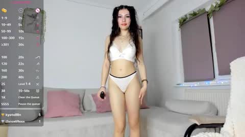 babyyvenom online show from March 1, 8:24 pm