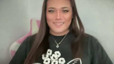 AMARA - FOLLOW ME AND THUMBS UP online show from June 23, 5:48 am