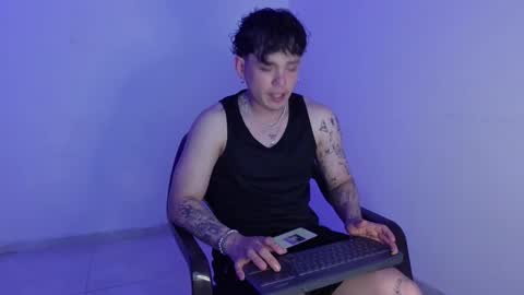 Snapshot of bad_vegitta chatting on October 8, 8:04 pm bad_vegitta online show from October 8, 8:04 pm