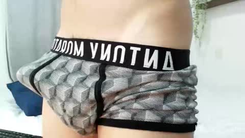 jhojan online show from March 13, 12:47 am