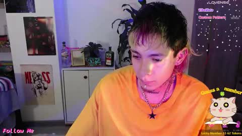 Snapshot of badeyes_crazylilgoat chatting on September 29, 10:25 am Dan  Lila  online show from September 29, 10:25 am