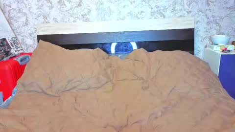 holly online show from January 17, 4:05 pm