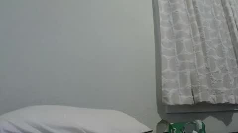 Snapshot of bambiboo8113 chatting on October 15, 4:27 am bambiboo8113 online show from October 15, 4:27 am
