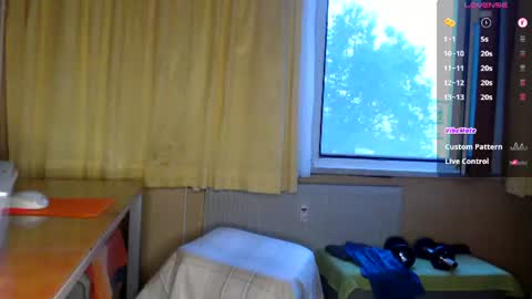       online show from July 31, 6:42 pm