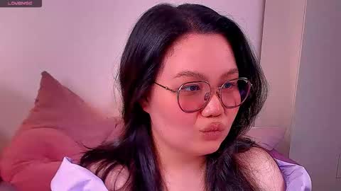 Barbie Kim online show from November 2, 9:04 pm