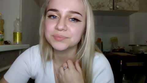 barbie___girl online show from March 11, 6:44 pm